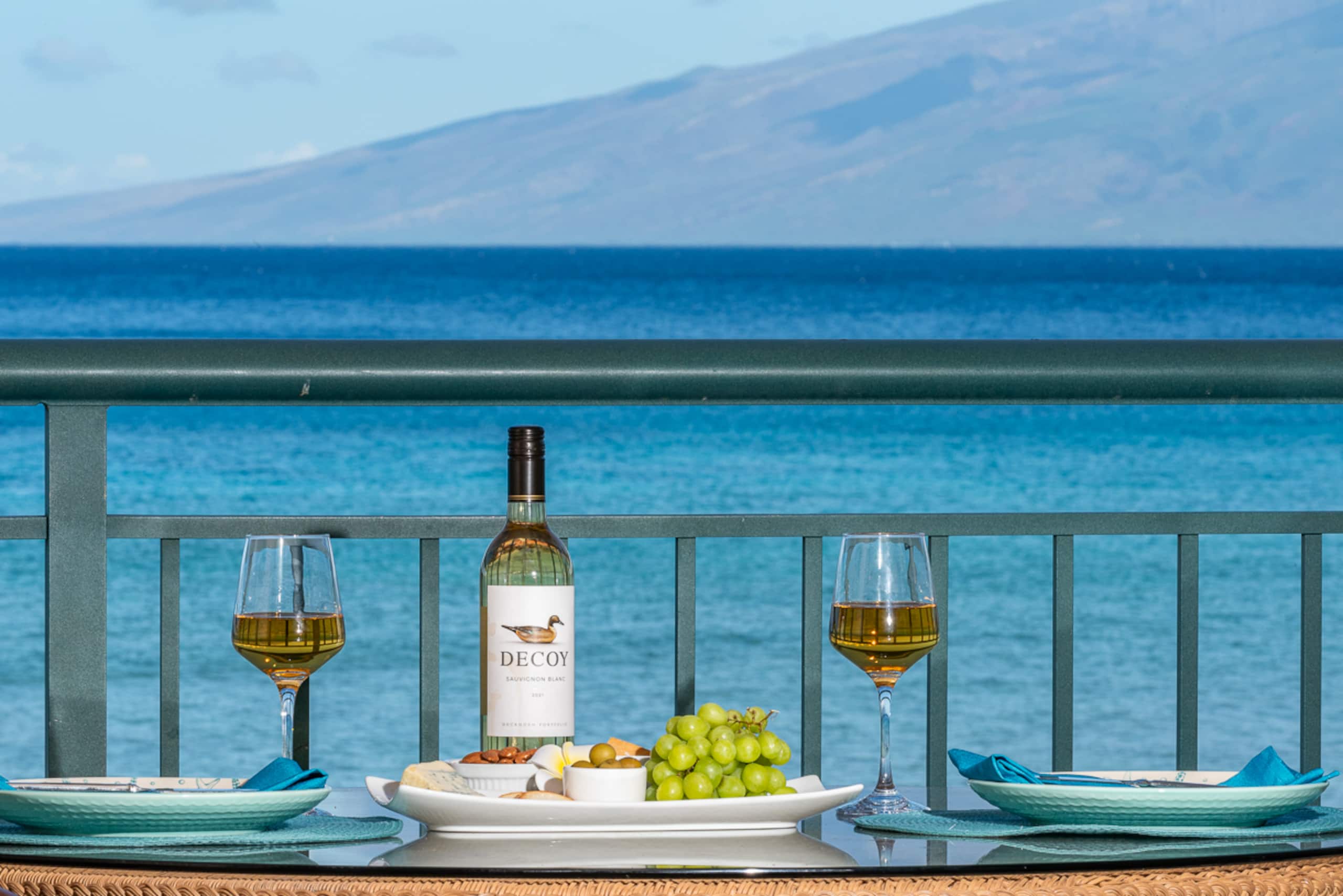 Condo in Lahaina · ★4.93 · 3 bedrooms · 4 beds · 2.5 baths - Image 18