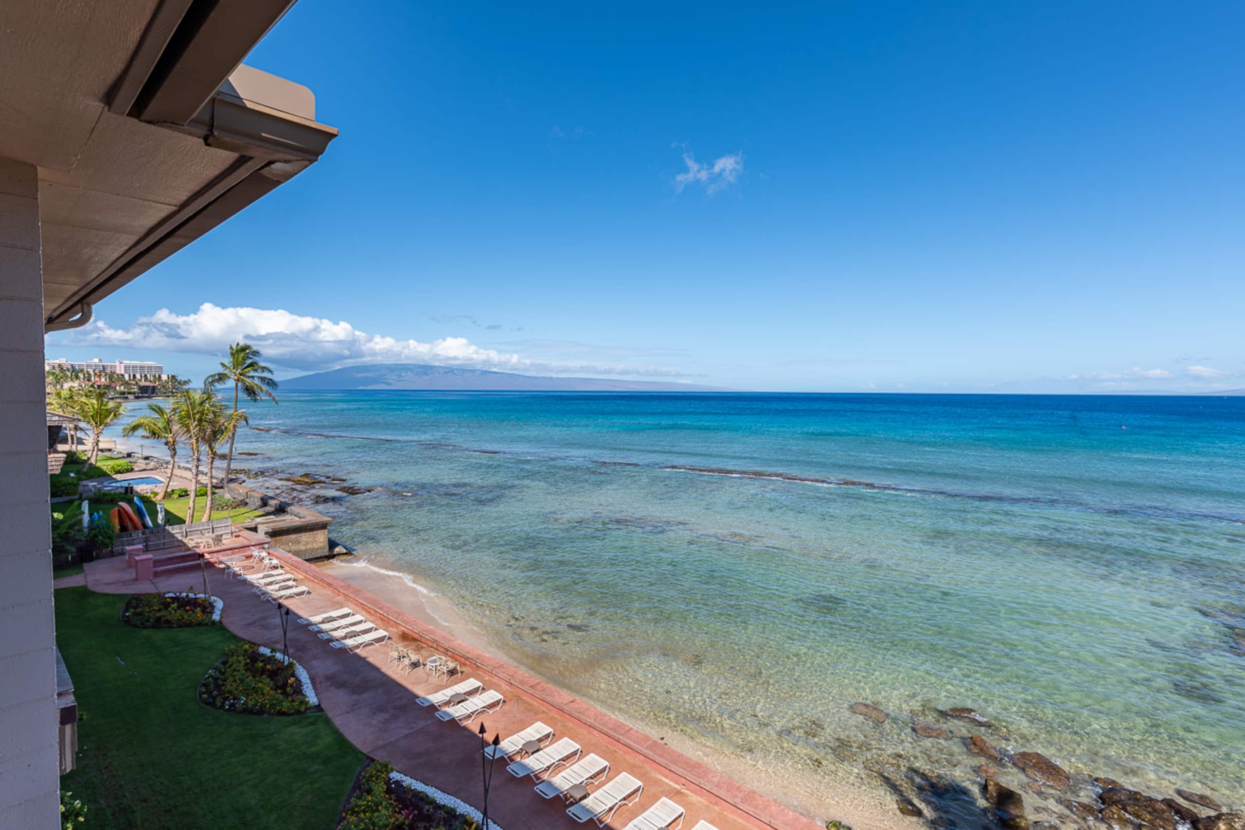 Condo in Lahaina · ★4.93 · 3 bedrooms · 4 beds · 2.5 baths - Image 39