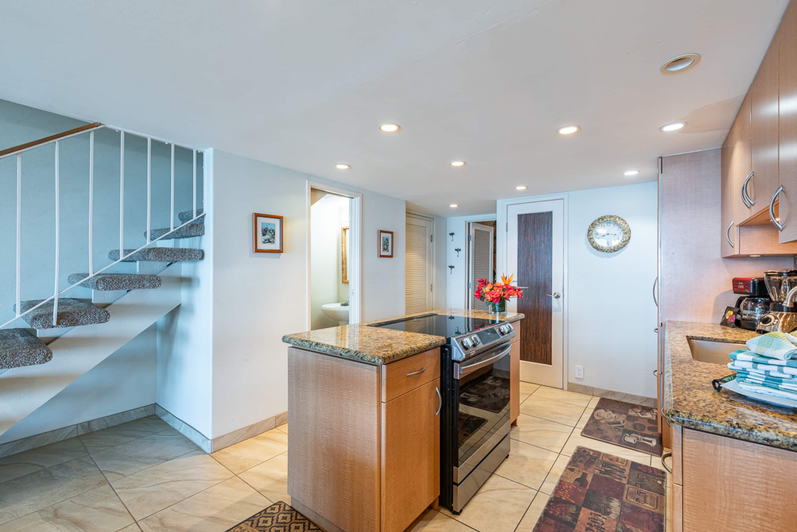 Condo in Lahaina · ★4.93 · 3 bedrooms · 4 beds · 2.5 baths - Image 6