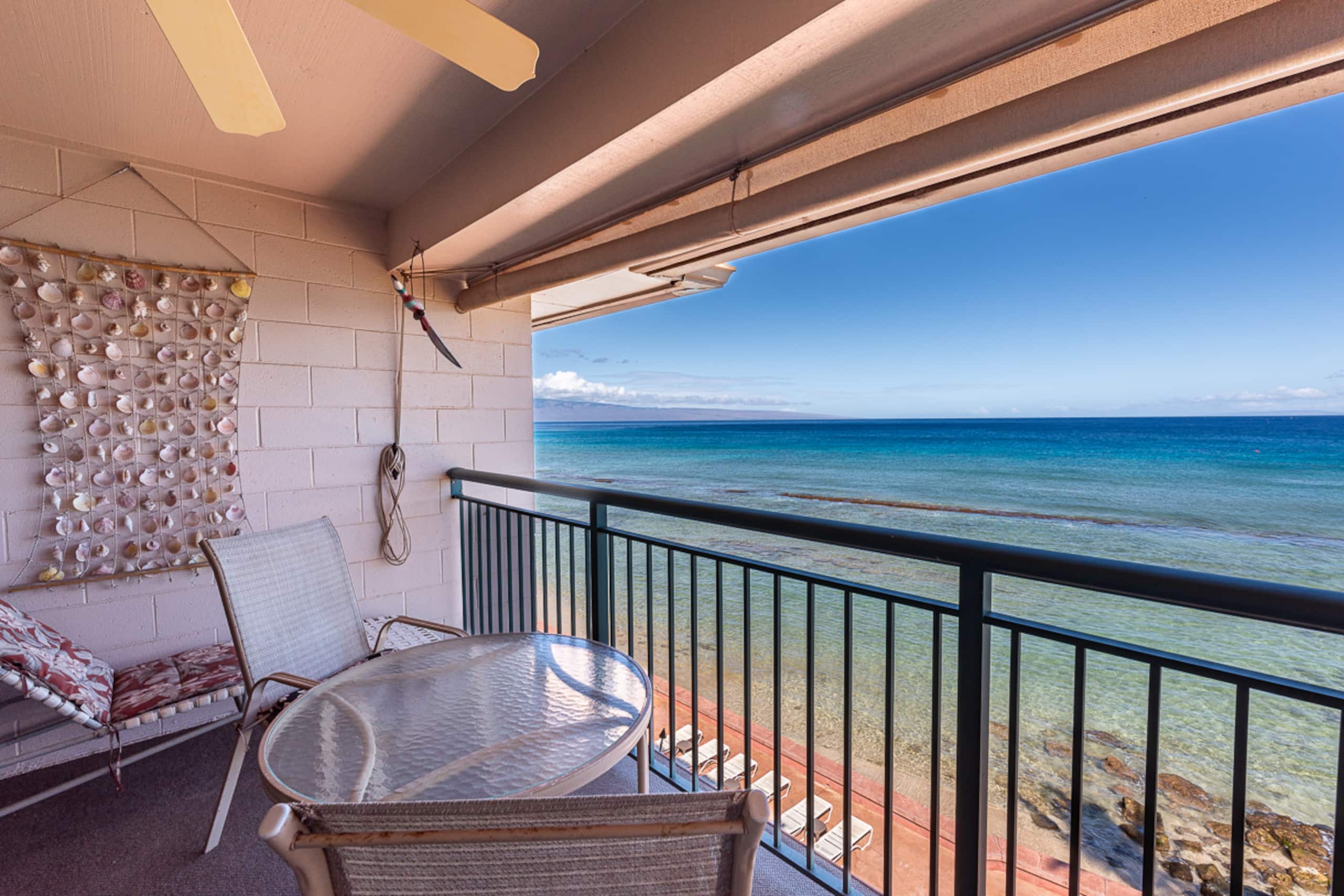 Condo in Lahaina · ★4.93 · 3 bedrooms · 4 beds · 2.5 baths - Image 37