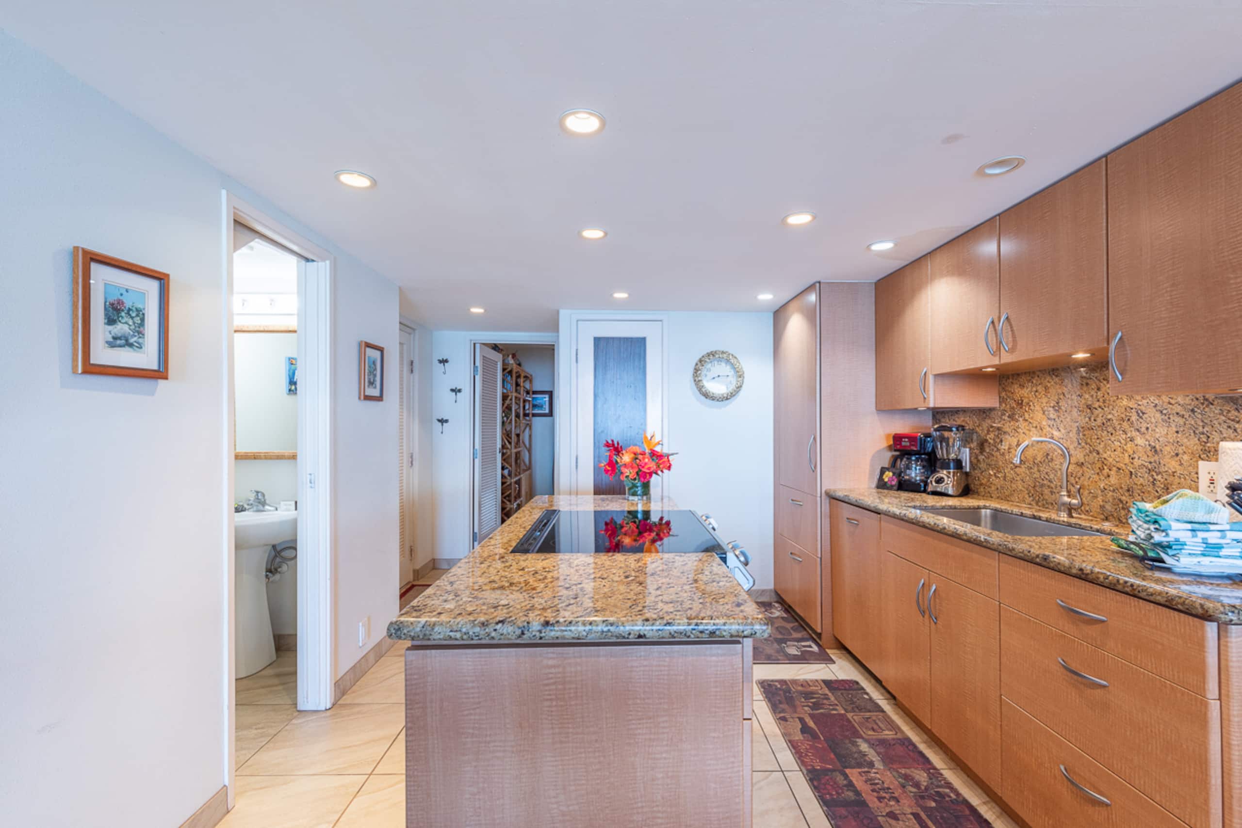 Condo in Lahaina · ★4.93 · 3 bedrooms · 4 beds · 2.5 baths - Image 4