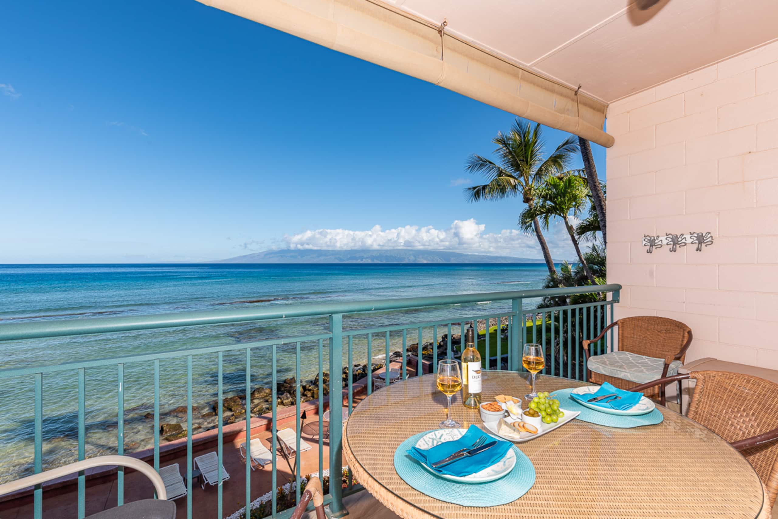 Condo in Lahaina · ★4.93 · 3 bedrooms · 4 beds · 2.5 baths - Image 21
