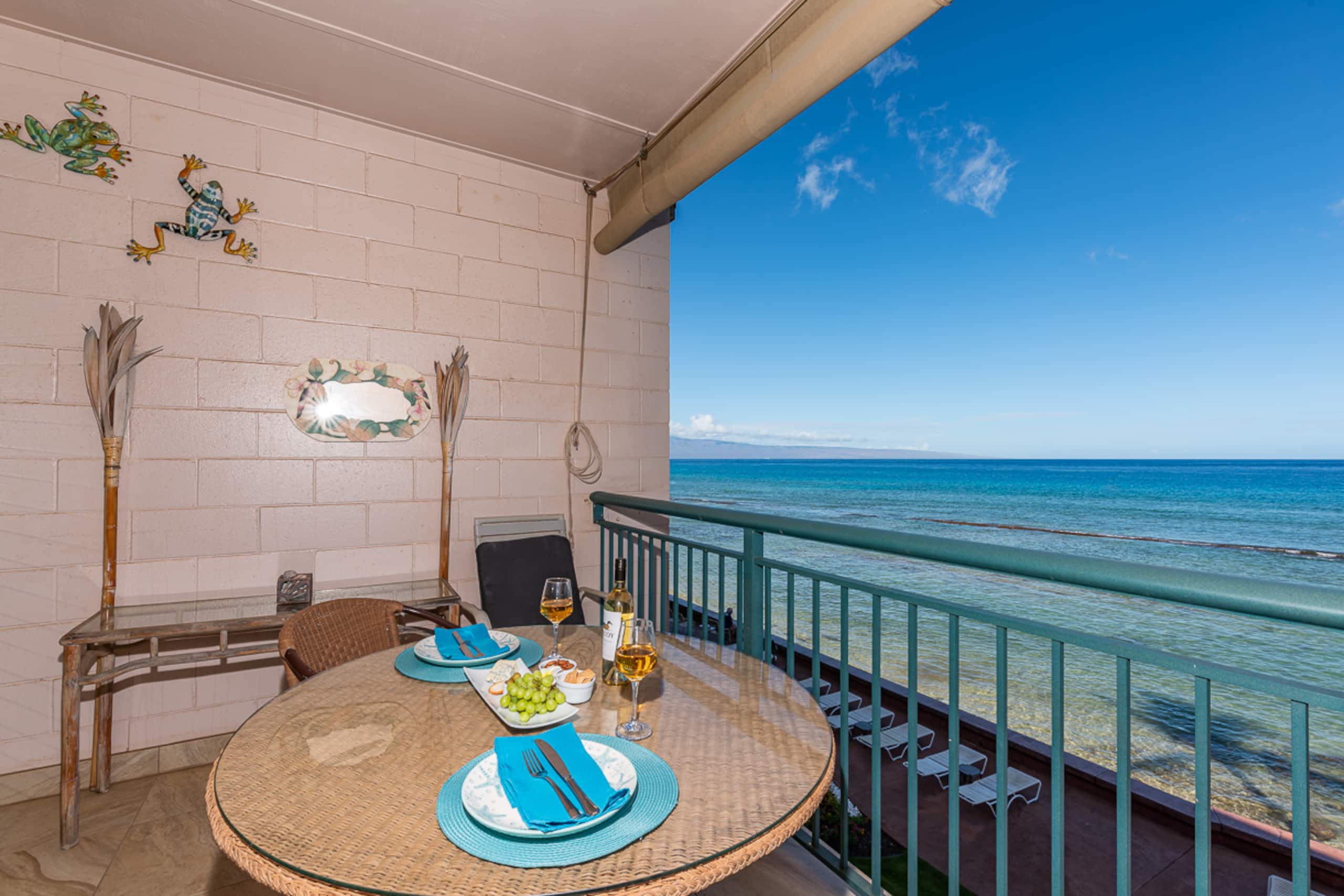 Condo in Lahaina · ★4.93 · 3 bedrooms · 4 beds · 2.5 baths - Image 19
