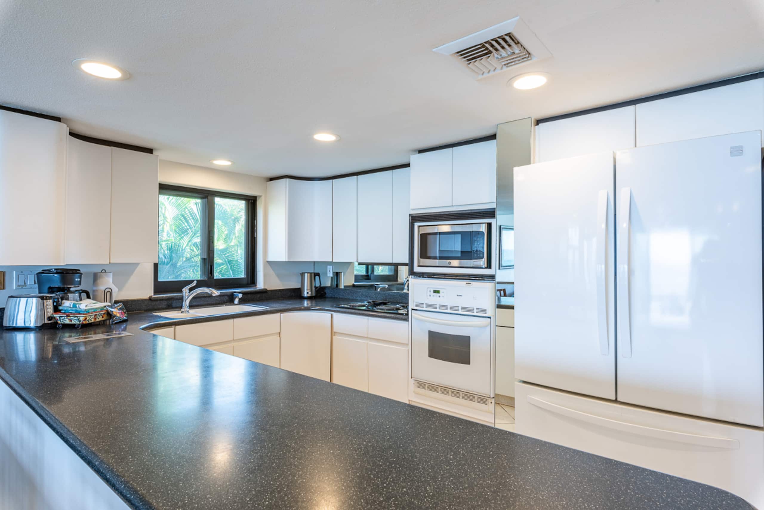 Condo in Lahaina · ★4.8 · 3 bedrooms · 4 beds · 3.5 baths - Image 38