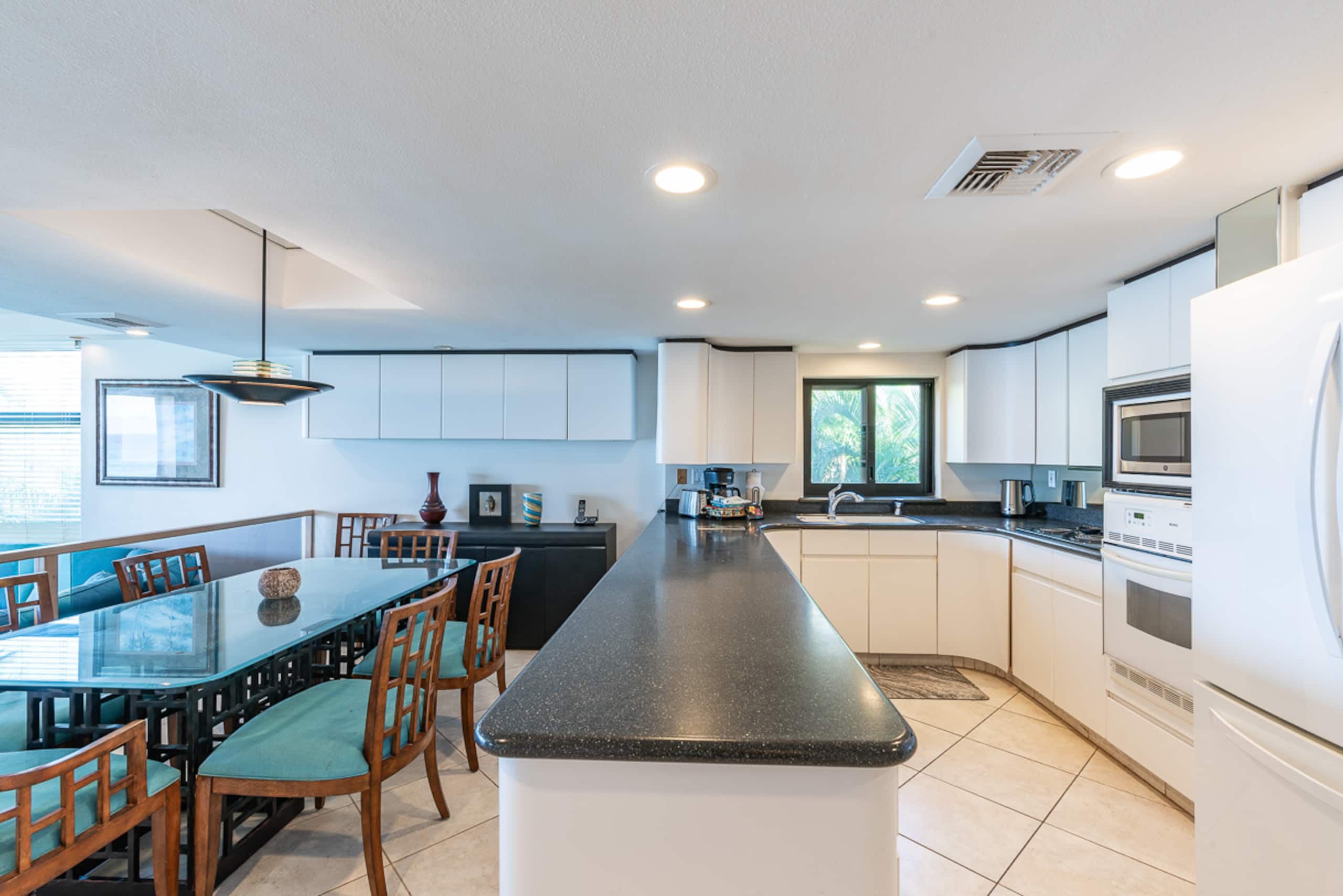Condo in Lahaina · ★4.8 · 3 bedrooms · 4 beds · 3.5 baths - Image 36