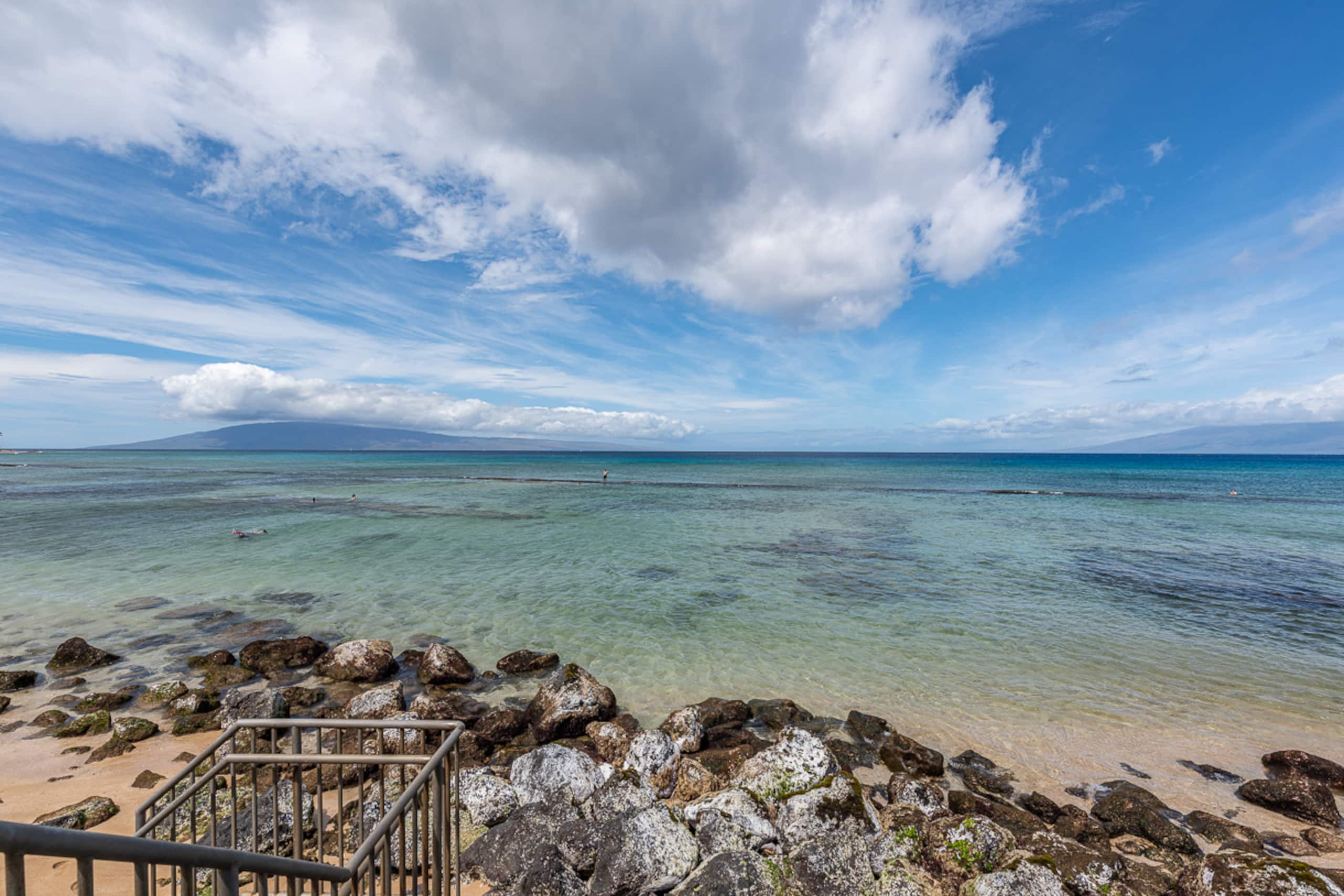 Condo in Lahaina · ★4.8 · 3 bedrooms · 4 beds · 3.5 baths - Image 25