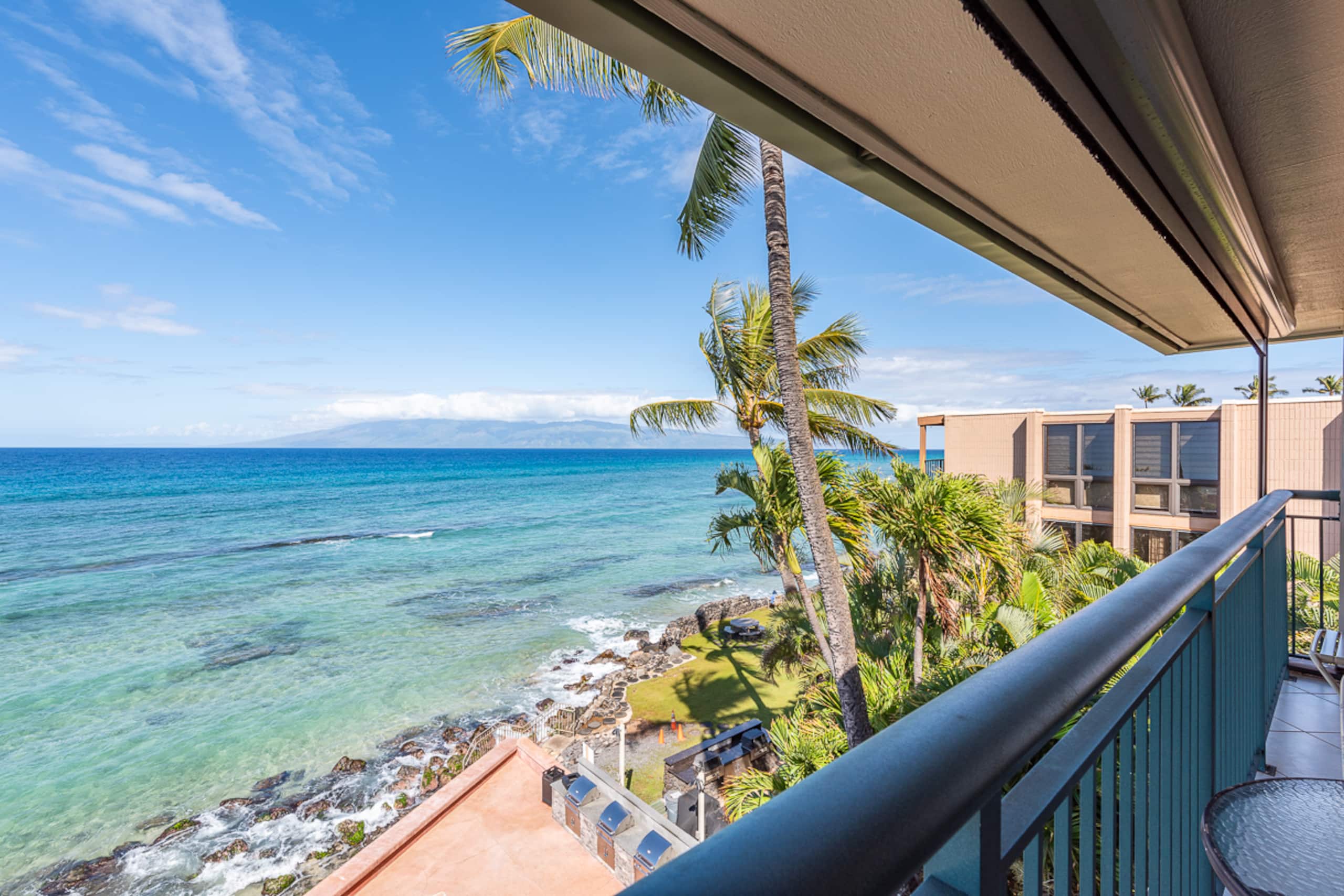 Condo in Lahaina · ★4.8 · 3 bedrooms · 4 beds · 3.5 baths - Image 9