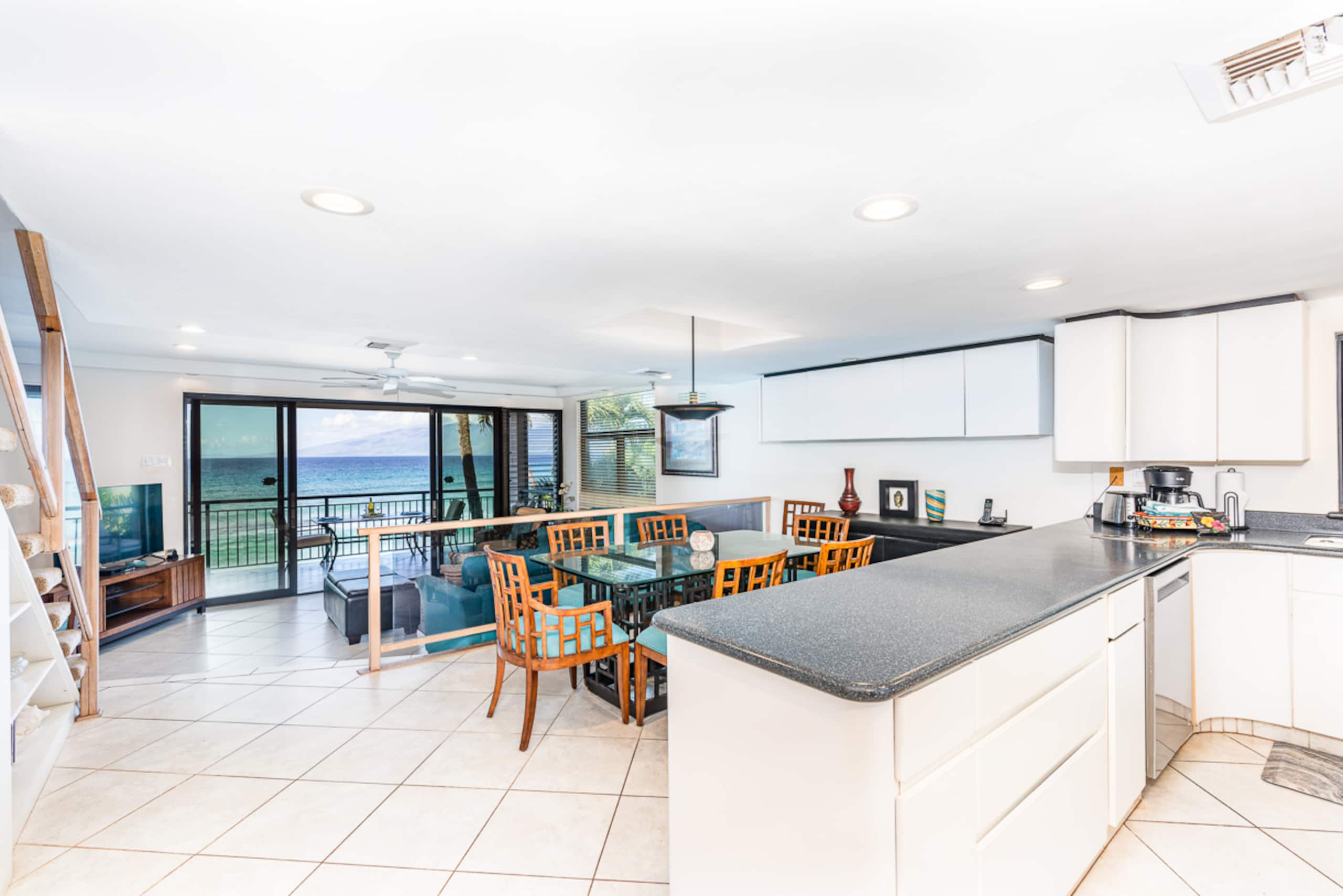 Condo in Lahaina · ★4.8 · 3 bedrooms · 4 beds · 3.5 baths - Image 35