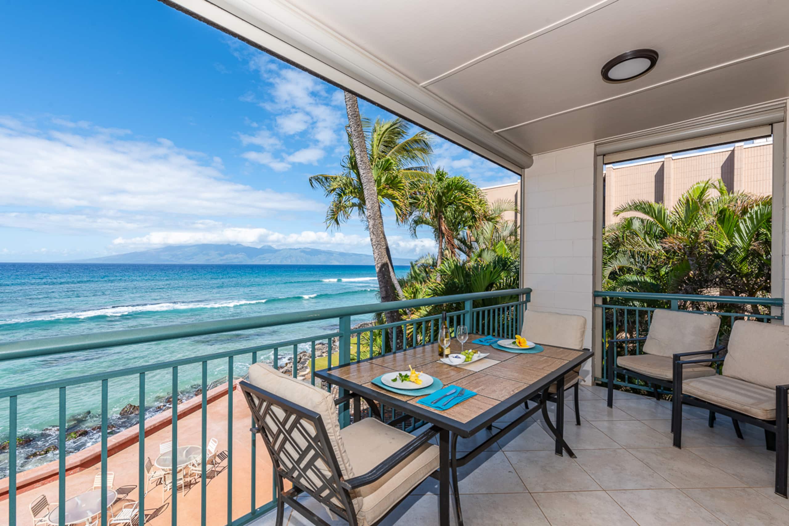 Condo in Lahaina · ★4.8 · 3 bedrooms · 4 beds · 3.5 baths - Image 2