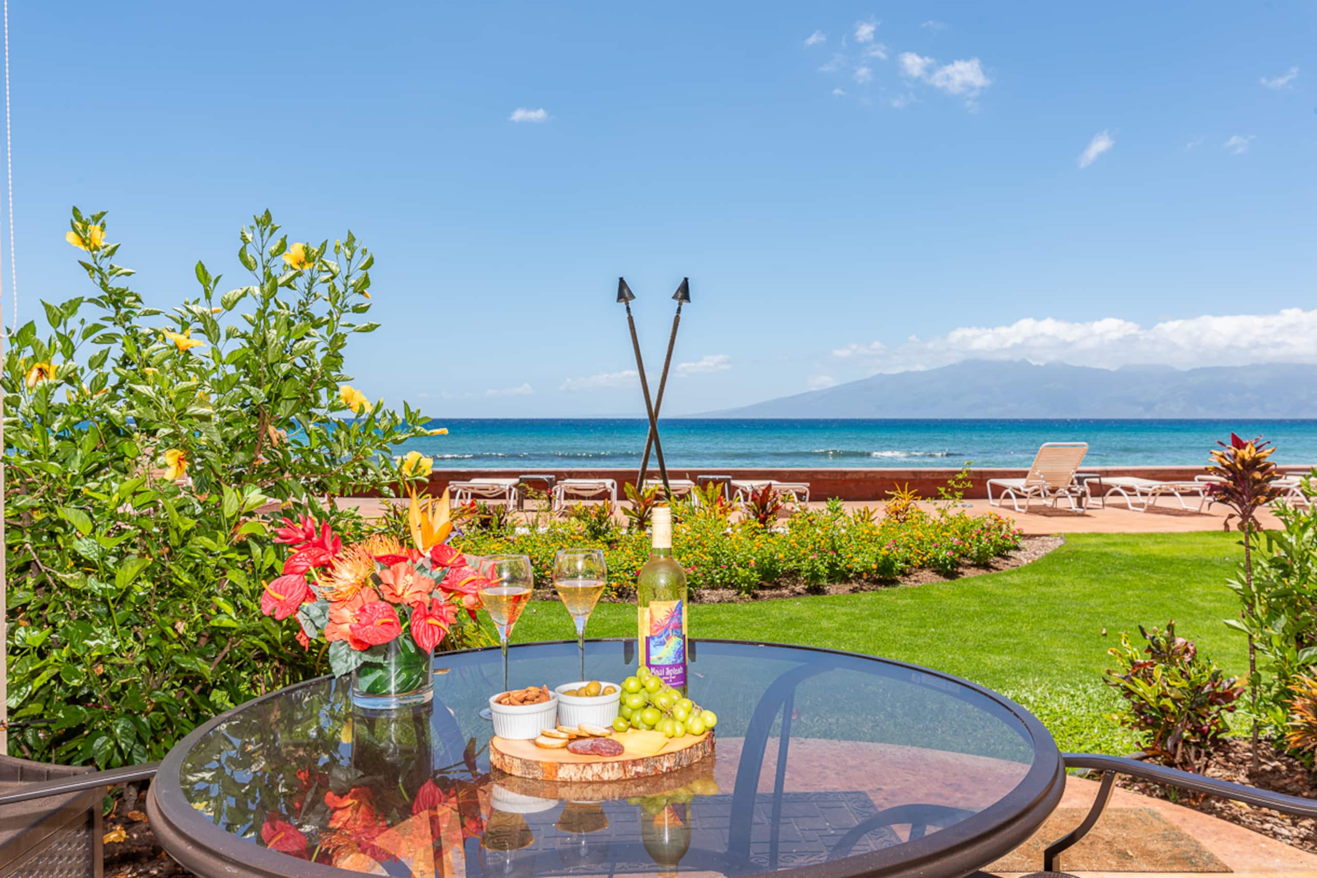 Condo in Lahaina · ★4.87 · 1 bedroom · 1 bed · 1 bath - Image 16