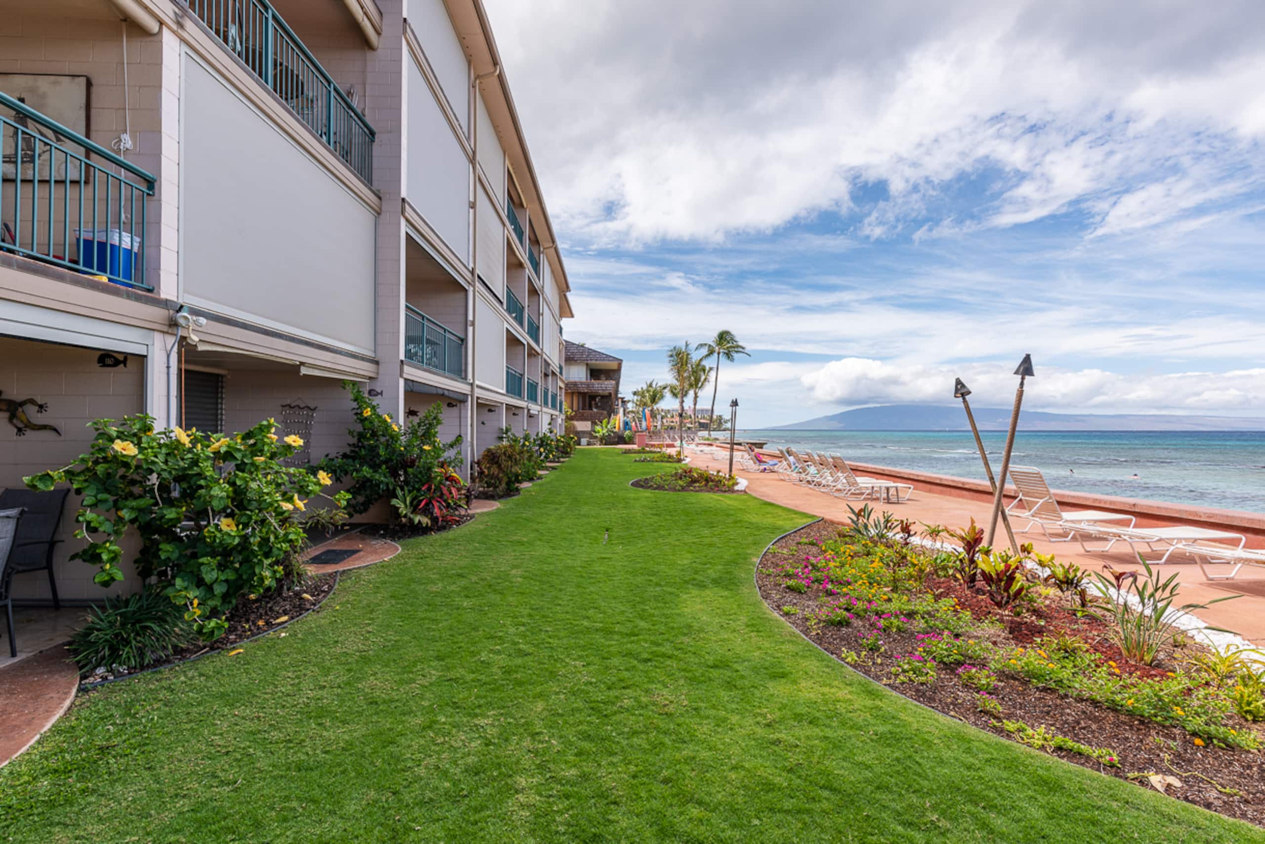 Condo in Lahaina · ★4.87 · 1 bedroom · 1 bed · 1 bath - Image 44
