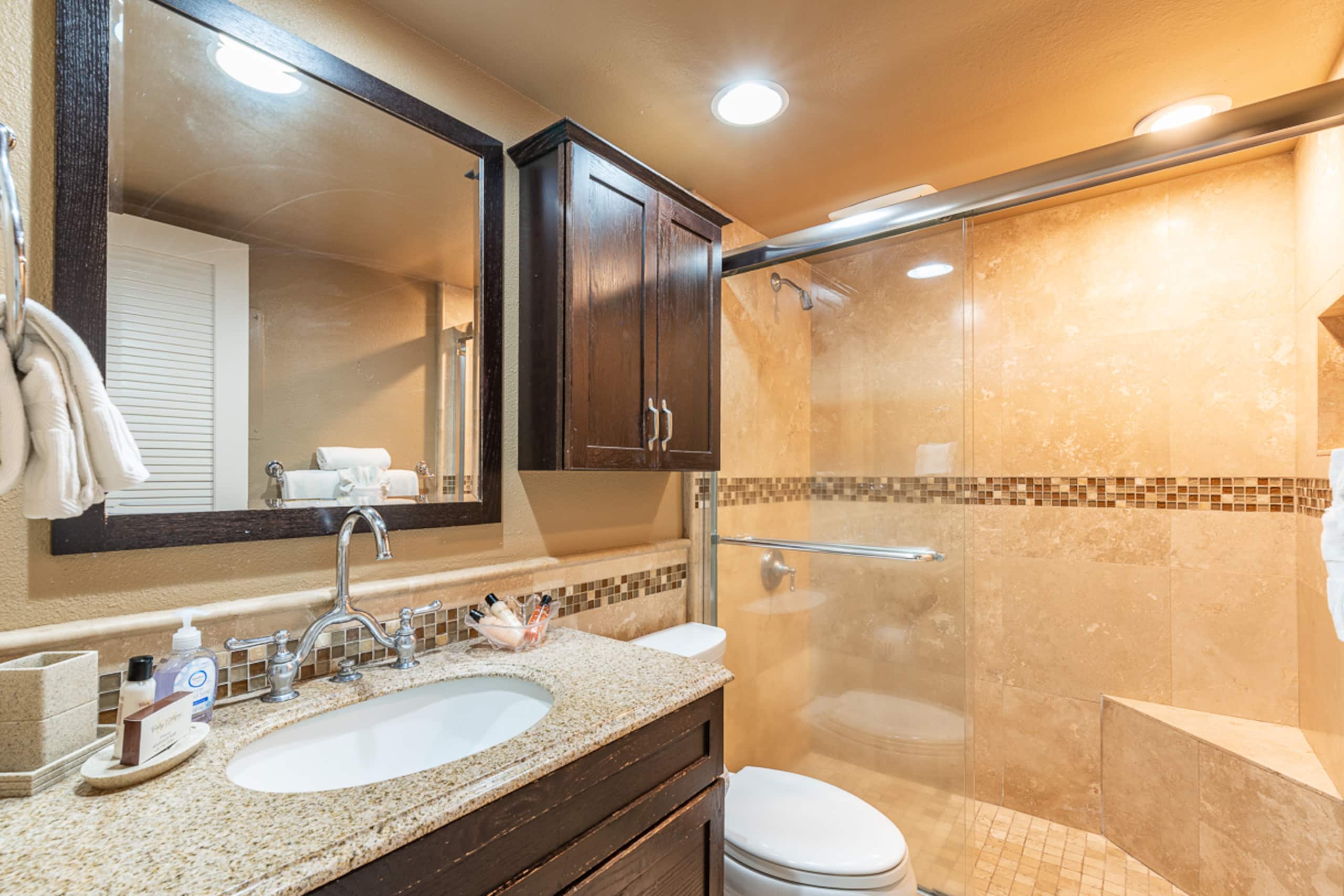 Condo in Lahaina · ★4.72 · 1 bedroom · 1 bed · 1 bath - Image 18