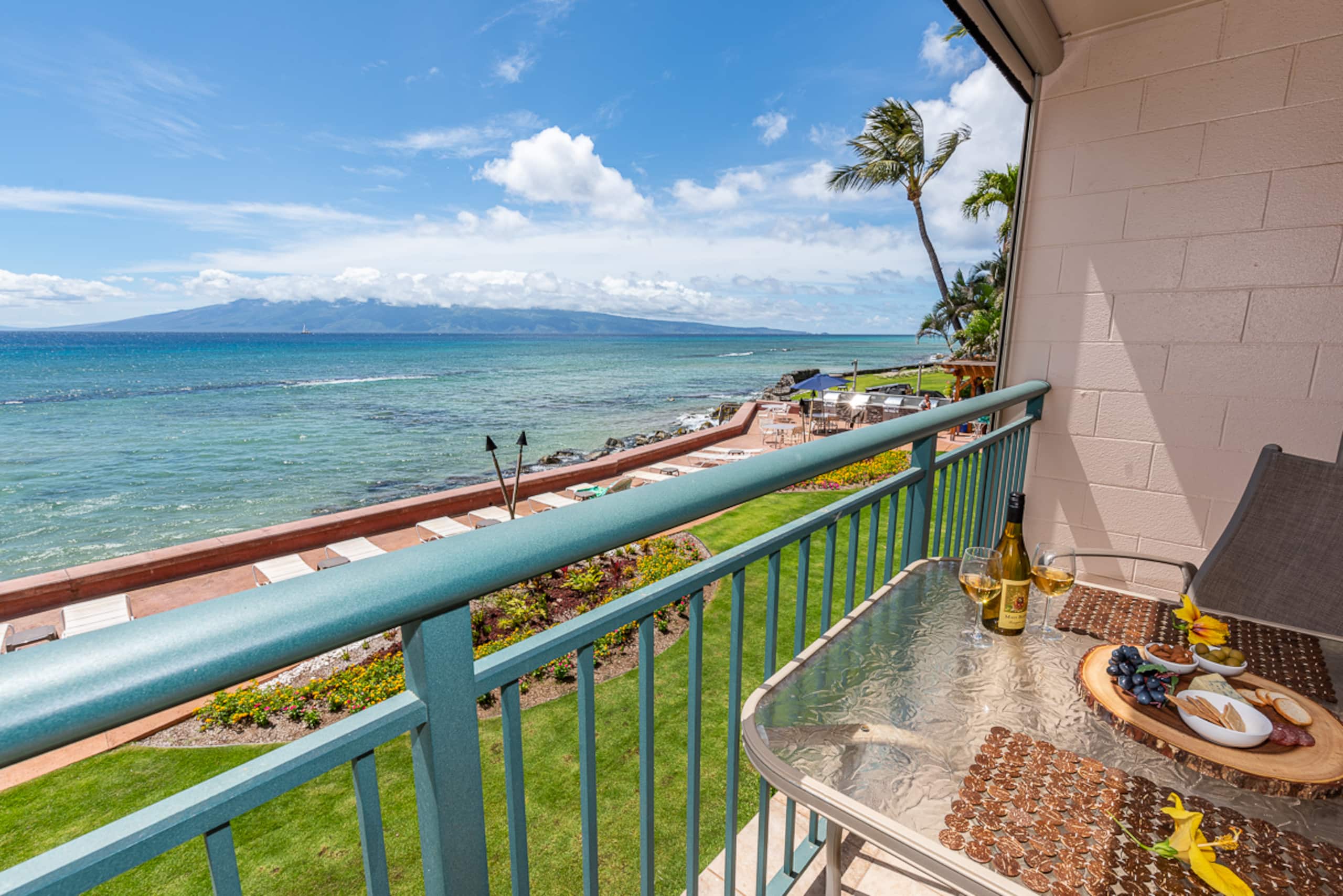 Condo in Lahaina · ★4.72 · 1 bedroom · 1 bed · 1 bath - Image 2