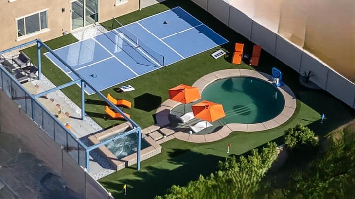 Pickle Ball | 8 Bedrooms | Theater | Sleeps 20 - Coachella, CA