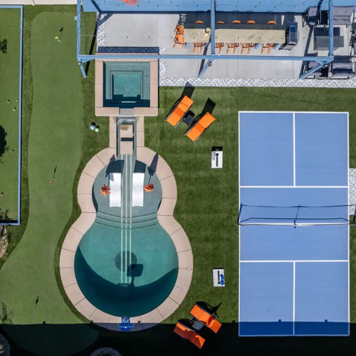 Pickle Ball | 8 Bedrooms | Theater | Sleeps 20