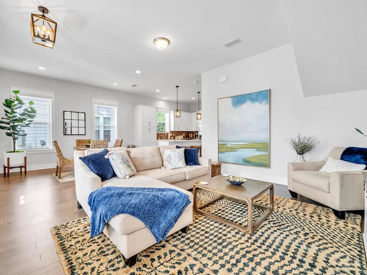 Guest Favorite Beach Beauty Sleeps 8 Discounted! - Rosemary Beach, FL