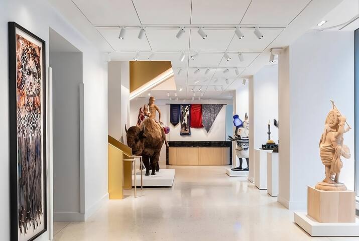 4 Modern Units Near 360 Chicago! Parking! gallery image 4