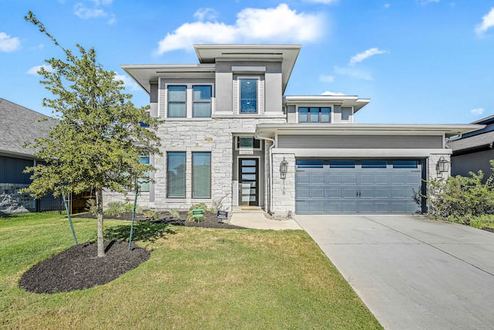 Stunning Dog-Friendly Home in Austin