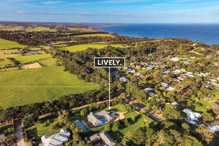 La Casa Bella | Pool, Spa & Sauna gallery image 2