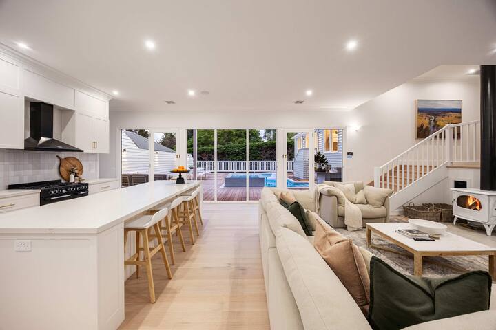 La Casa Bella | Pool, Spa & Sauna gallery image 3