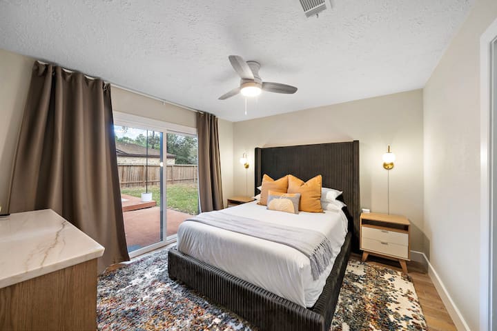 Primarna spavaća soba s bračnim krevetom! 