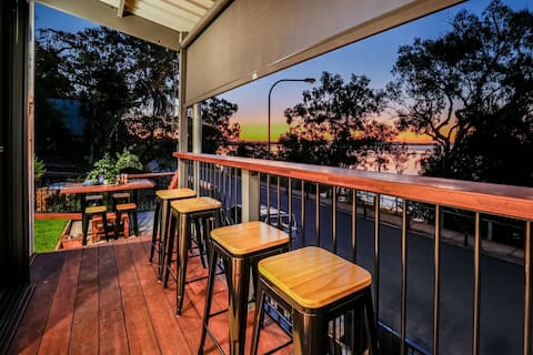 Captains Retreat 1770 - waterfront