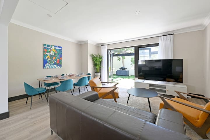 Llandudno Walk to Beach Lock up and Go