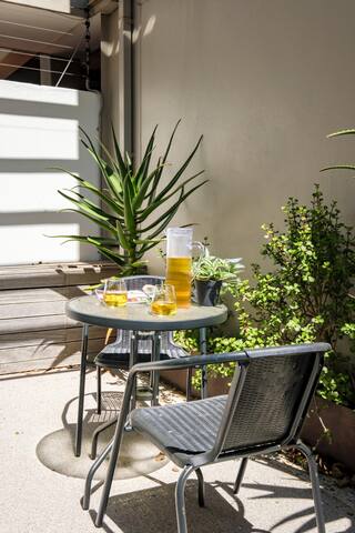 Cape Town City Holiday Apartment w Views for Days gallery image 4