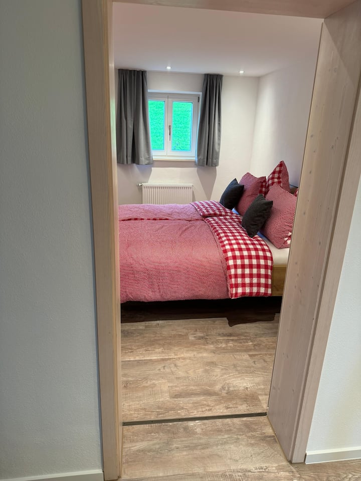 נוף מהמסדרון לחדר השינה הראשון.