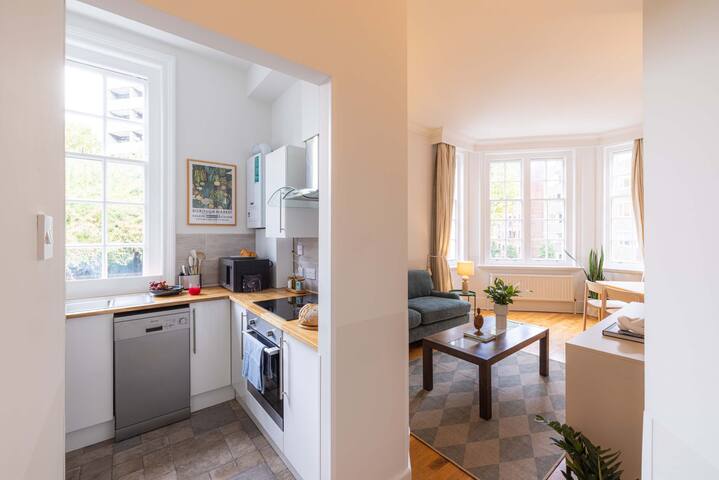 The Haven – Bright & Elegant 2BR in Victoria gallery image 2