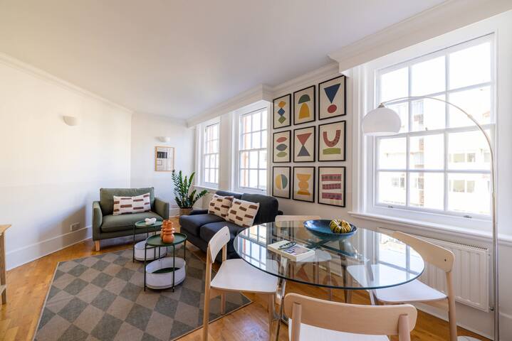 The Haven – Bright & Elegant 2BR in Victoria gallery image 4