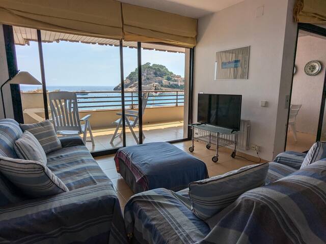 Apartment on the front line of Tossa de Mar gallery image 5