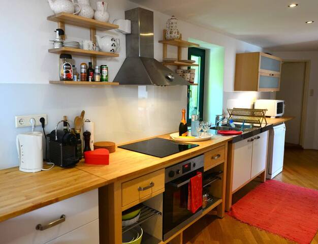 Family & Friends Hideaway with Roof Garden gallery image 3