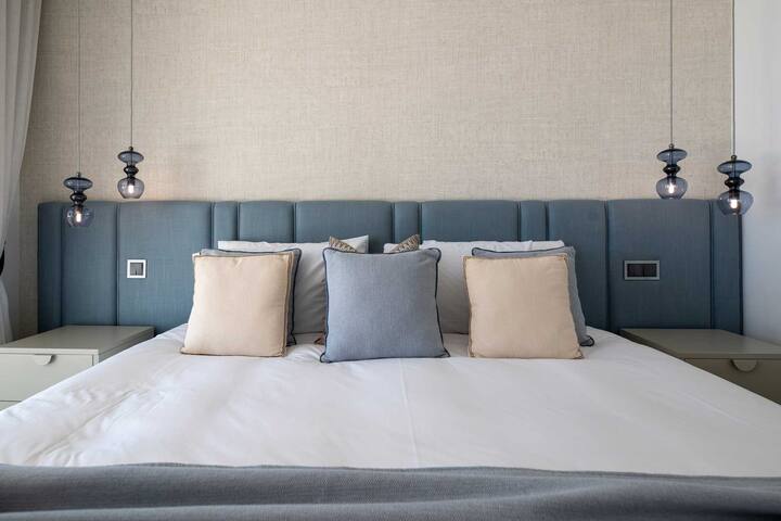 Luxury 5-Bed Villa with Pool in Marbella