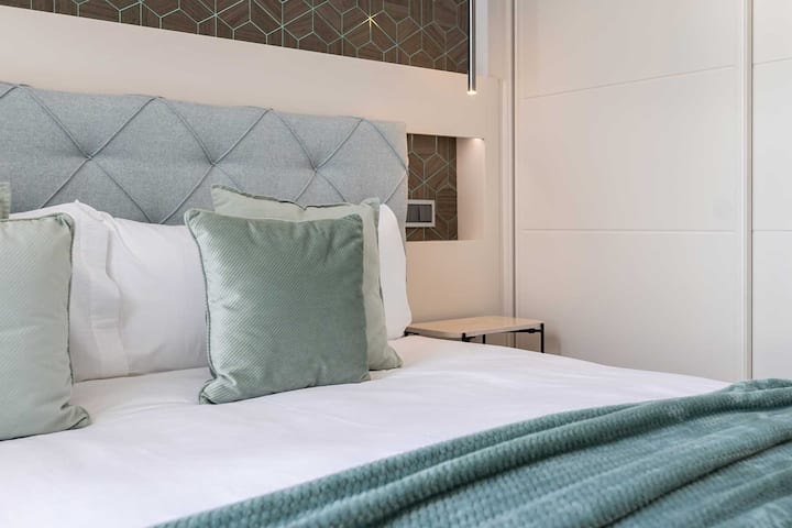 Vila-Yenye-Vyumba-5-vya-Kulala-Jomo-Marbella-82