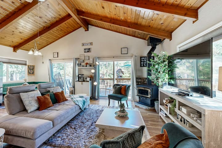 3br Home With Deck, Fireplace, And Pool Access - Pine Mountain Lake, CA