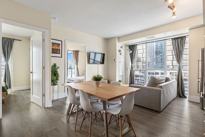 3 BR w/ parking Downtown Toronto