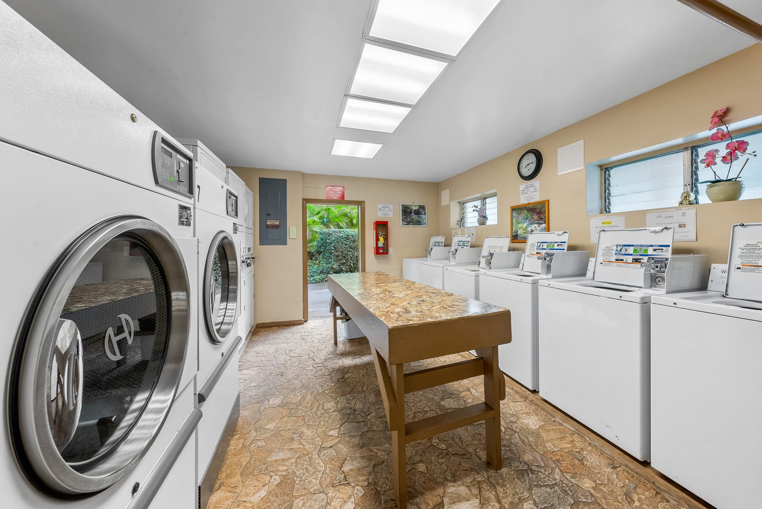 Condo in Kihei · ★4.67 · 1 bedroom · 2 beds · 1 shared bath - Image 30