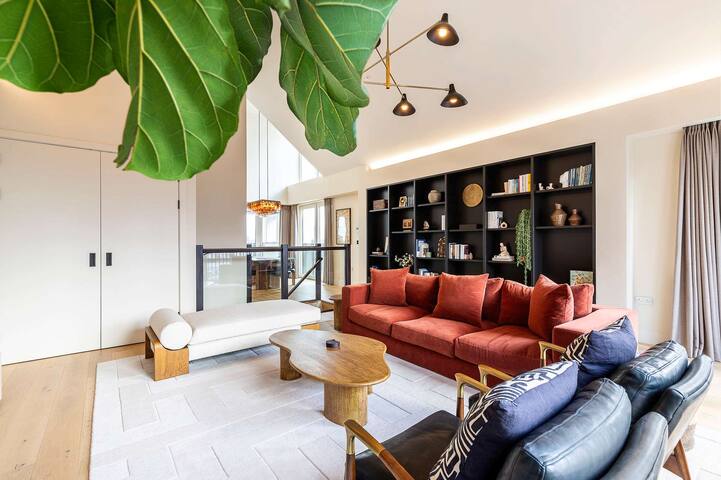 3BR 2BTH penthouse in Central London gallery image 5