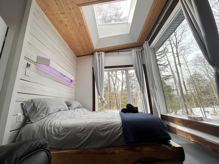 Spavaća soba 1 - bračni krevet (širine 180 - 200 cm