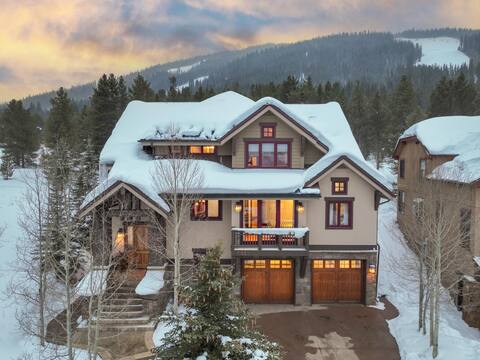 Bee Line Escape: Ski-in/out, Golf, Private Hot Tub