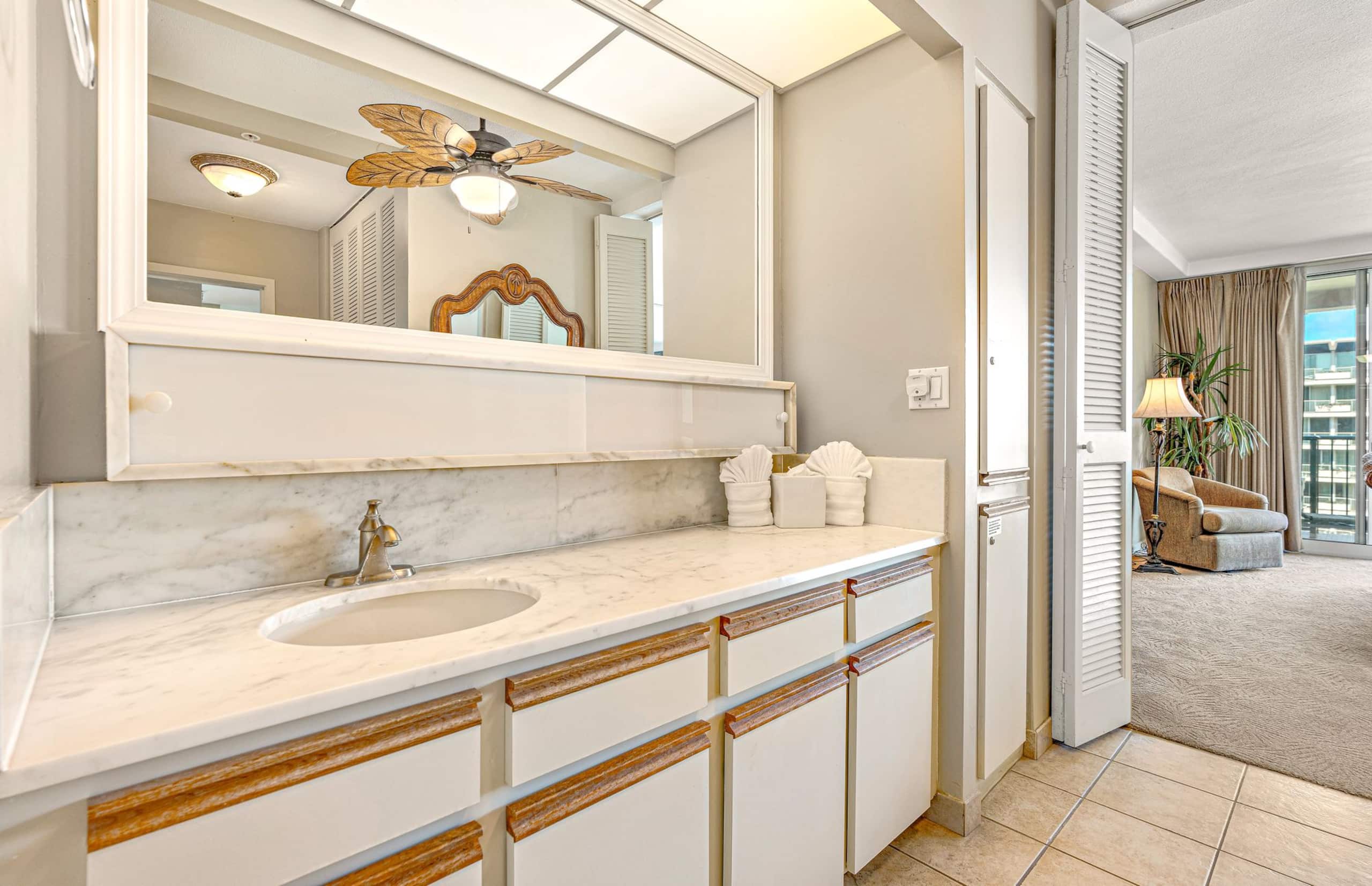 Condo in Lahaina · ★5.0 · 1 bedroom · 2 beds · 1 bath - Image 24