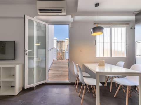 Successful Airbnb property: Homeabout La Merced Penthouse 35 2Br 1Bt in El Ejido