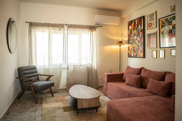 Mid-century Haven With Panoramic Views In Old Town - Nicosia