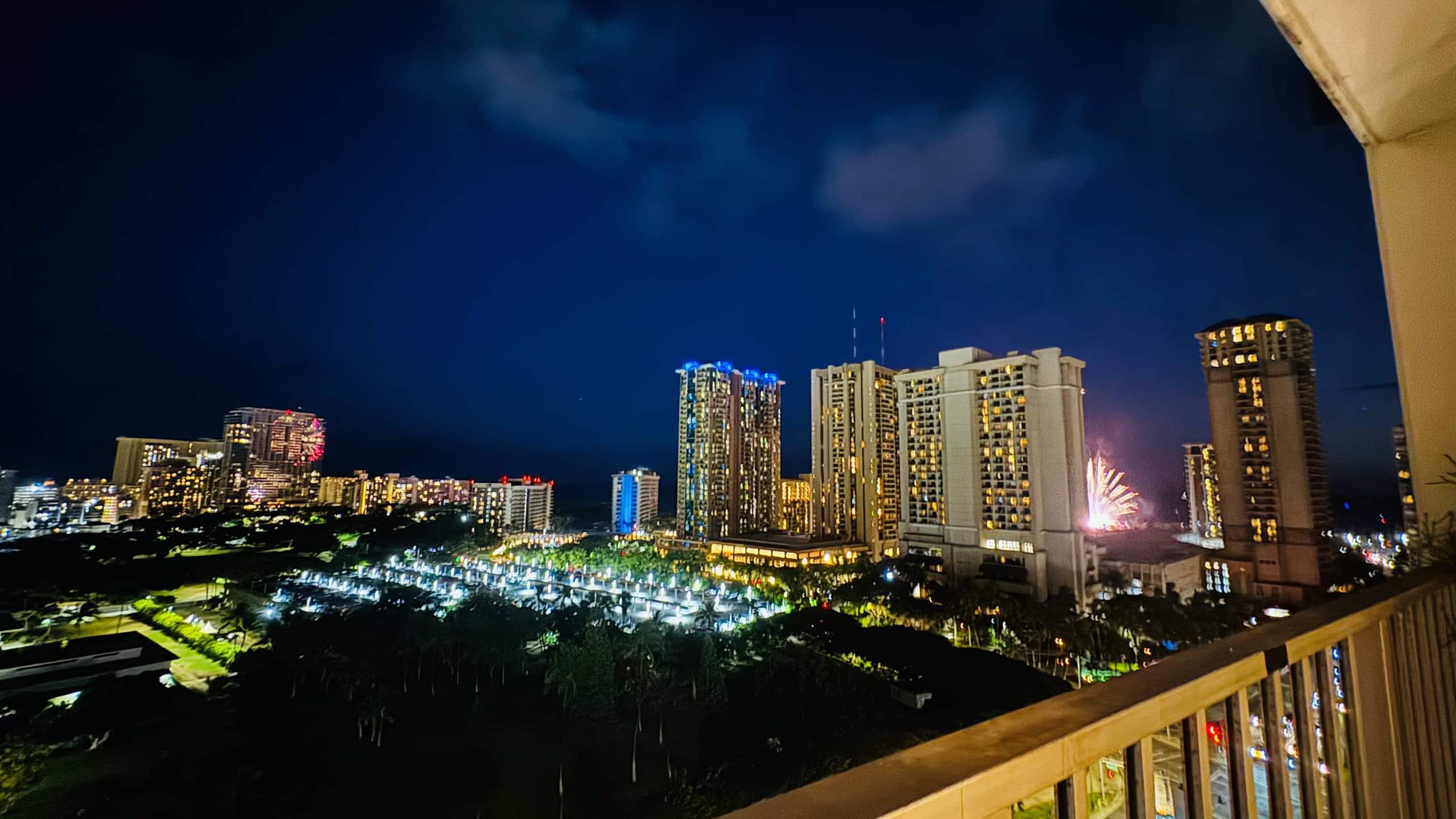 Modern Studio Waikiki Beach - Image 16