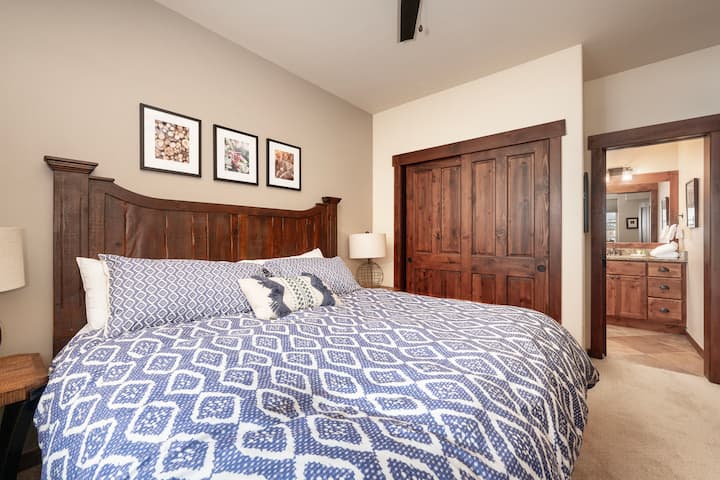 SWP Cozens Pointe G202 cama principal