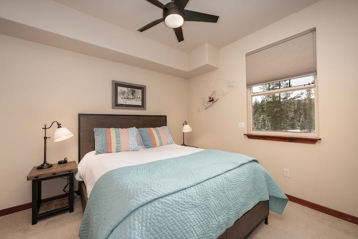 SWP Cozens Pointe G202 მეორე საძინებელი