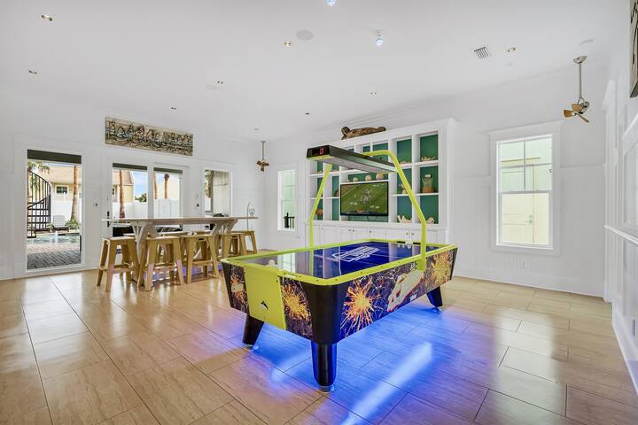 Coastal Retreats managed Airbnb listing 1