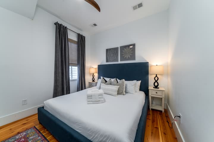 Spálňa 7 - 2. poschodie s manželskou posteľou King - jednotka B