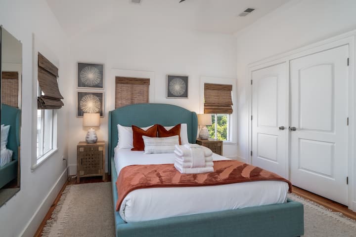 Spálňa 6 - 2. poschodie s manželskou posteľou - jednotka B